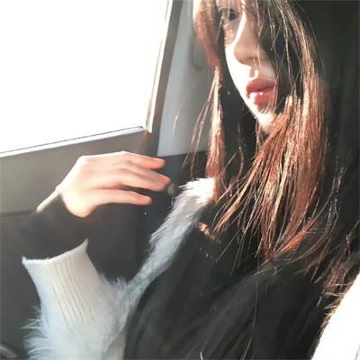 下山后我被美女包围了